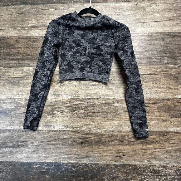 Gymshark Gray Black Camo Fitted Crop Top - Picture 1 of 14